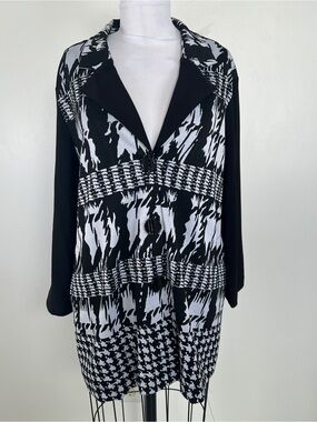 EUC! Ali Miles Black and White Print Top Size Large